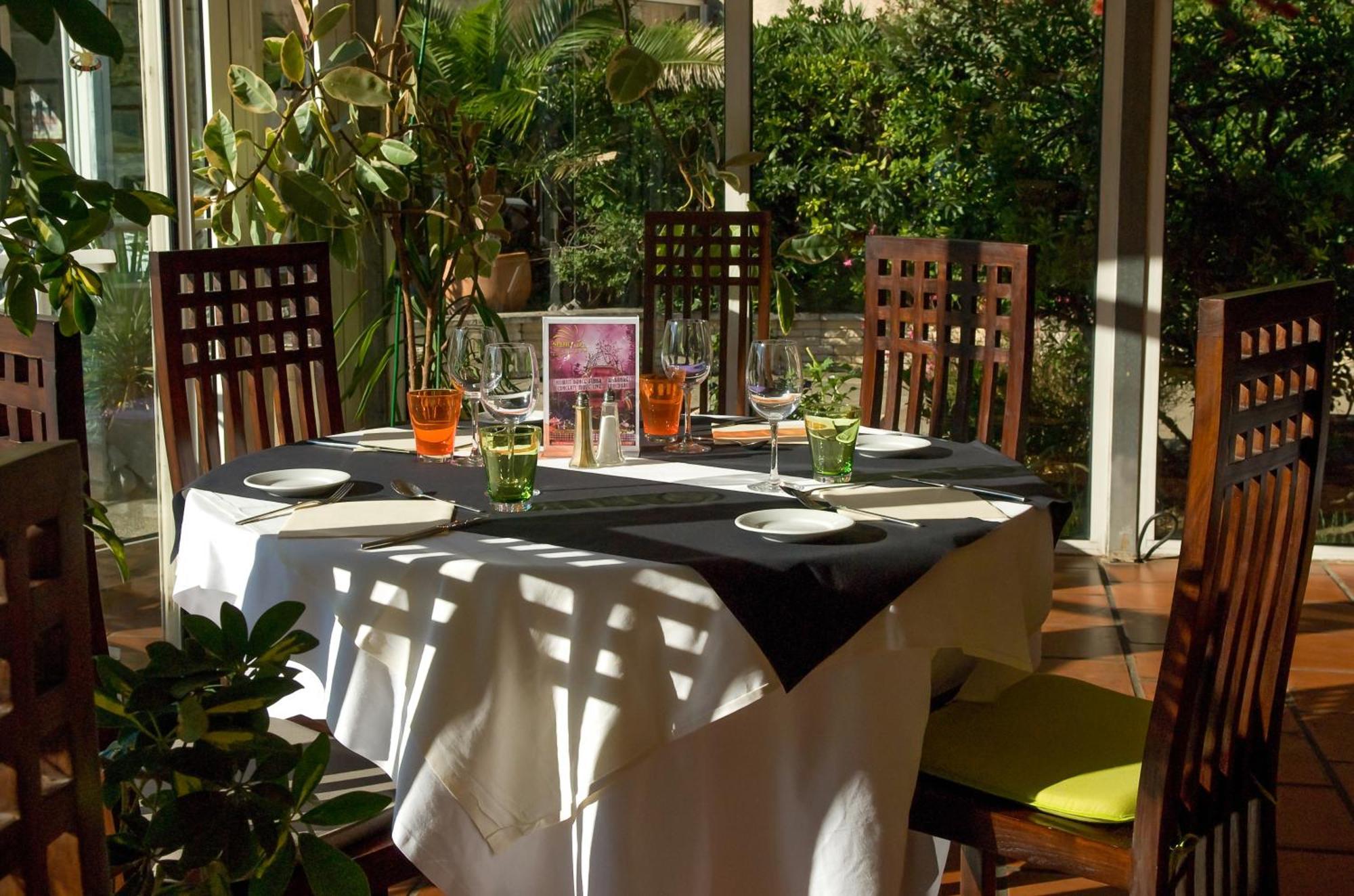 Hotel Le Phoebus Garden & Spa Gruissan Exterior foto
